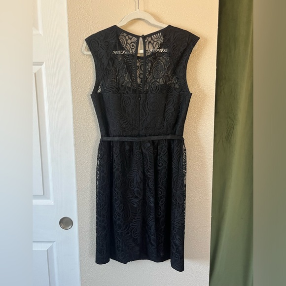 Trina Turk Cap Sleeve Sheath Dress, size 10 - Picture 3 of 3